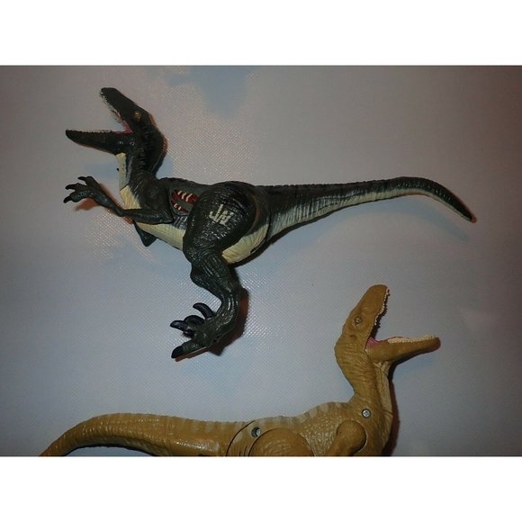 LOT Jurassic Park 2015 Velociraptor Dinosaurs Strike Sounds Set & Baby with harn - Picture 6 of 11